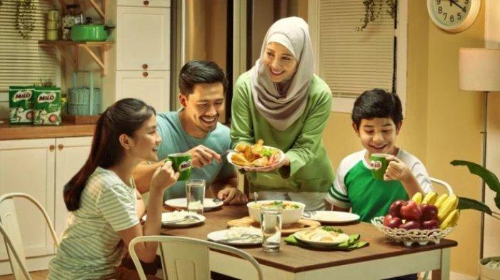 Ilustrasi makan sahur saat Ramadhan.