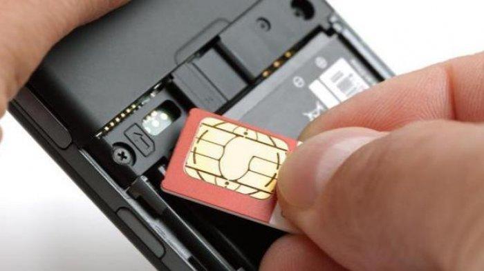 Ilustrasi memasang SIM Card