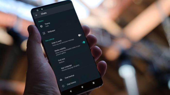 Ilustrasi mengaktifkan Dark Mode atau tampilan gelap WhatsApp di HP Android