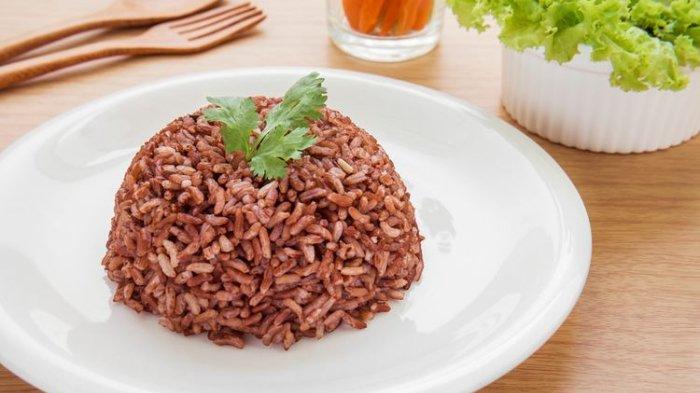 Ilustrasi nasi merah yang lebih rendah gula.