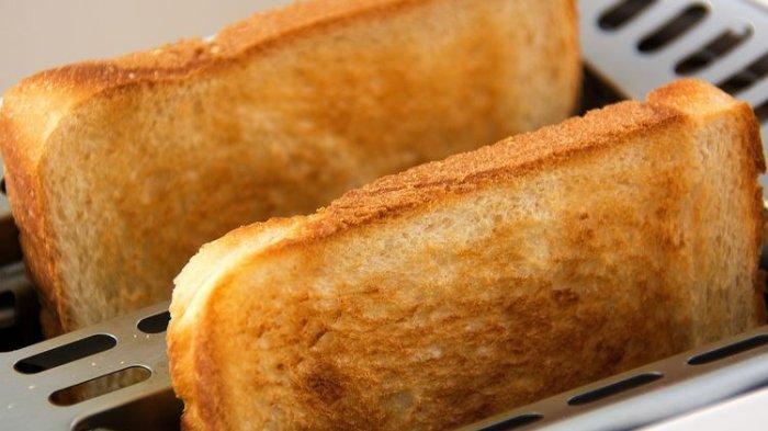 Ilustrasi penggunaan toaster handal untuk panggang roti dengan tekstur gurih, tingkat kematangan bisa disesuaikan kebutuhan