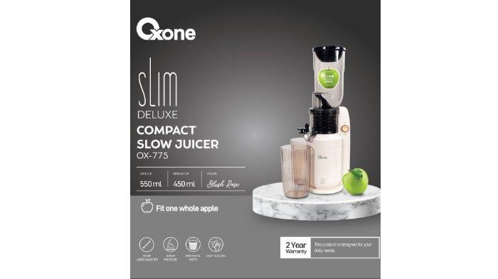 Ilustrasi penggunaan OXONE OX775 Slim Deluxe Compact Slow Juicer.