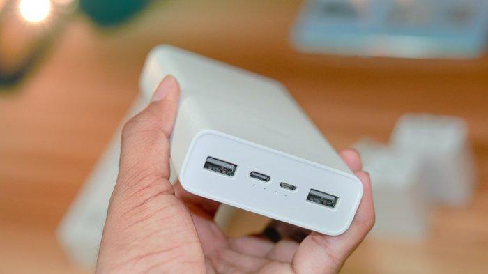 Ilustrasi powerbank, aksesoris HP yang berperan sebagai penyimpan daya cadangan
