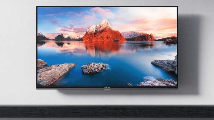 Ilustrasi meletakkan Smart TV di rumah dengan menempelkannya ke dinding