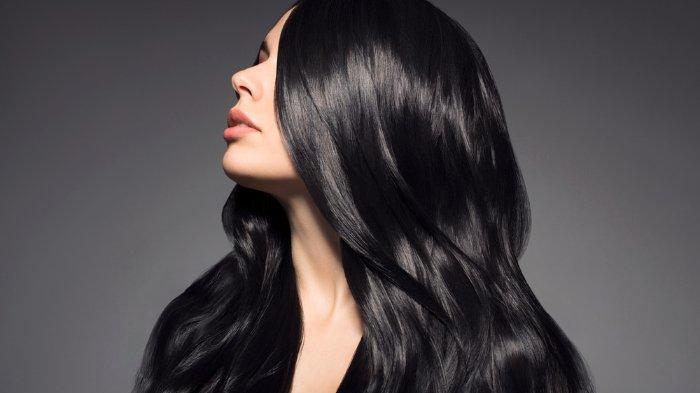 Ilustrasi wanita memiliki rambut lebat dan sehat dengan perawatan rutin menggunakan seledri.