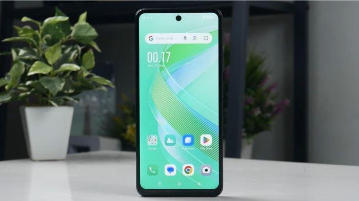 Layar Infinix SMART 8 sudah berponi punch hole, serta didukung refresh rate 90 Hz