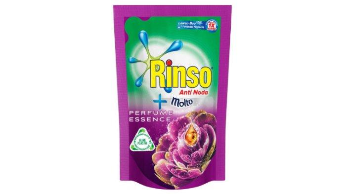 Rinso Molto Deterjen Cair Perfume Essence 750 Ml