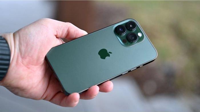 Desain bodi belakang iPhone 13 Pro