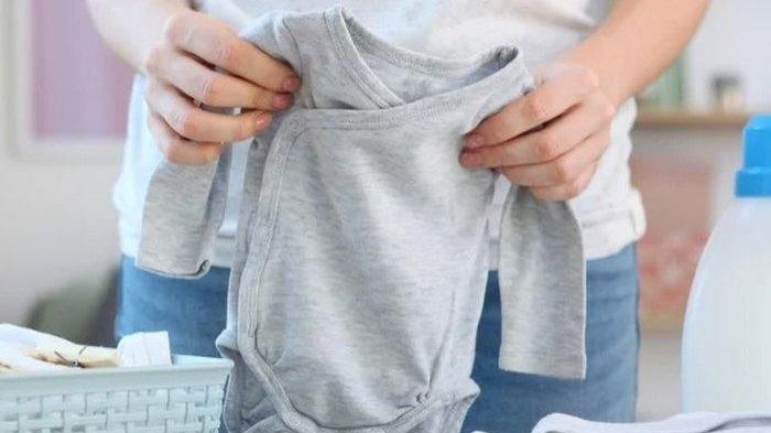 Jangan mencuci baju bayi secara asal untuk cegah kontaminasi kuman dan bakteri.