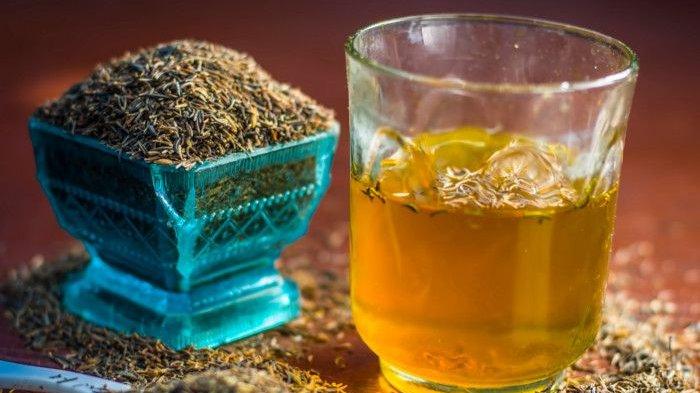 Minuman detoks dari jinten dan madu.