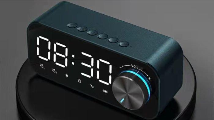 Ilustrasi pemakaian speaker bluetooth, sesuaikan pengaturan volume suaranya agar tidak terlalu keras
