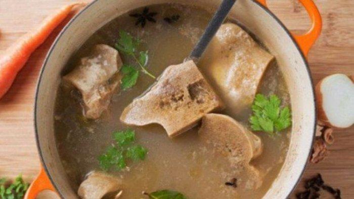Kaldu tulang ternyata bisa jadi ramuan meredakan nyeri haid.