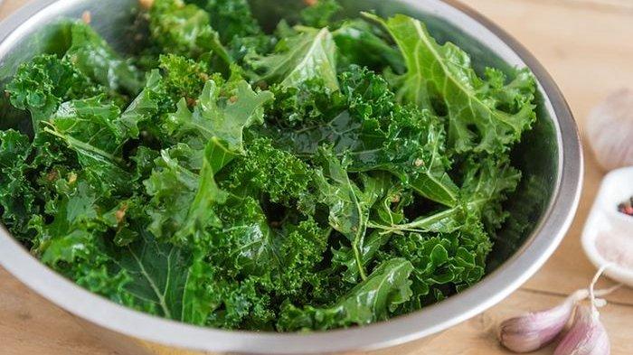 Kale ternyata mengandung vitamin C.