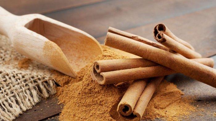Kayu manis bahan alami yang punya banyak manfaat untuk keperluan rumah tangga, termasuk membantu mengatasi keberadaan belatung di tempat sampah.