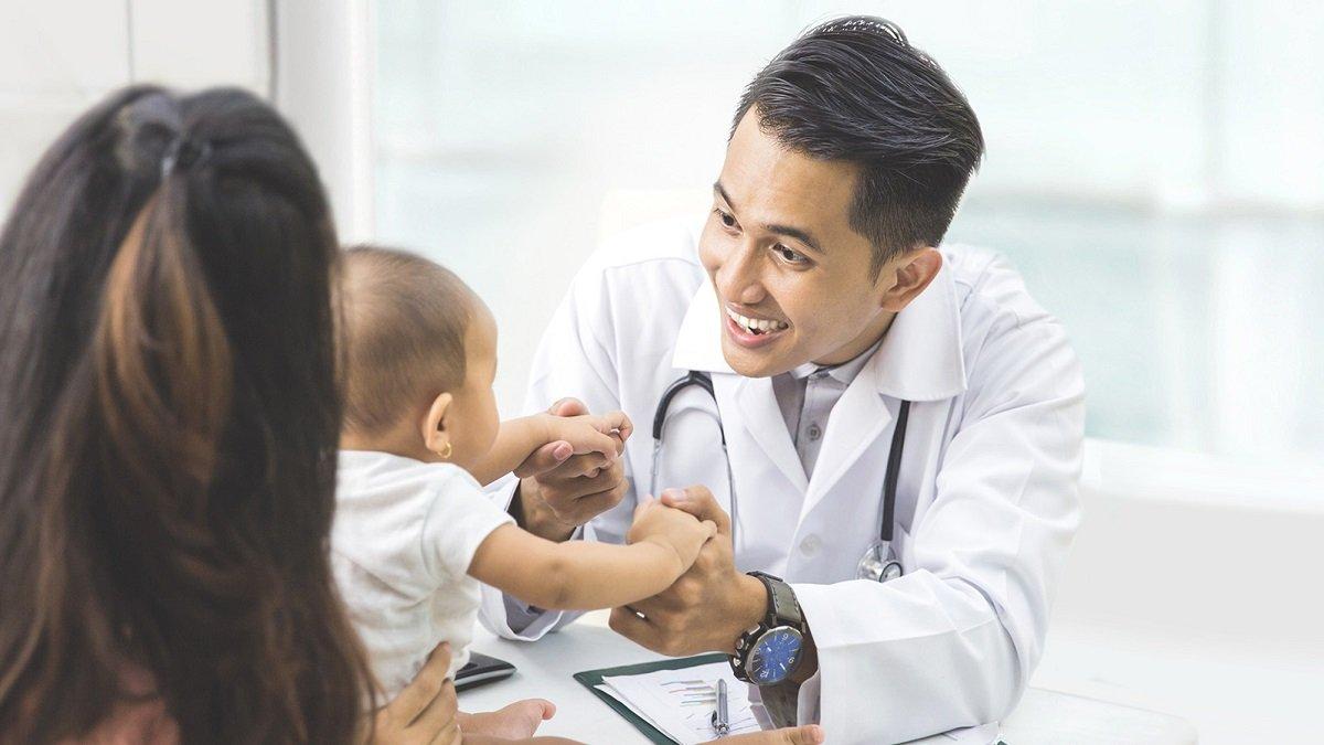 Ilustrasi bunda konsultasi dengan dokter terkait si kecil yang sering gumoh tidak wajar. 