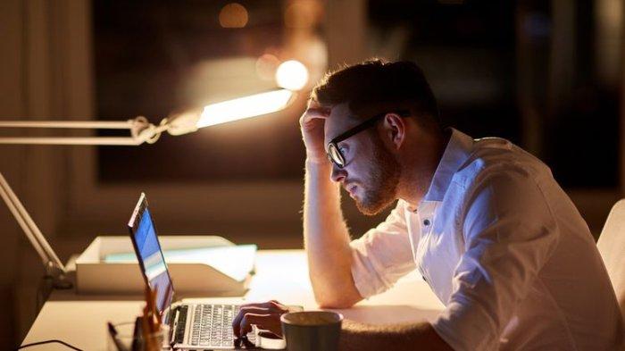Virus dan malware yang berhasil hinggap tidak jarang membuat aplikasi asing ikut terpasang di laptop