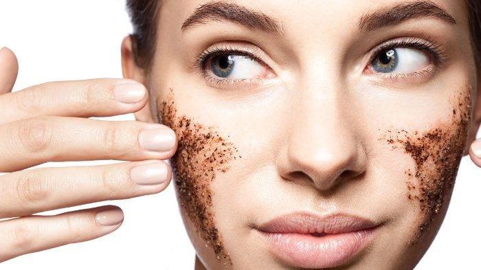 Masker kopi untuk mengangkat sel kulit mati.