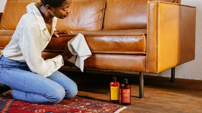 Sofa yang dicakar kucing bisa diperbaiki dengan berbagai cara.