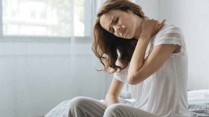 Leher yang tengen atau kaku bisa disebabkan oleh Rematik