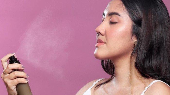 Ilustrasi menyemprotkan setting spray.