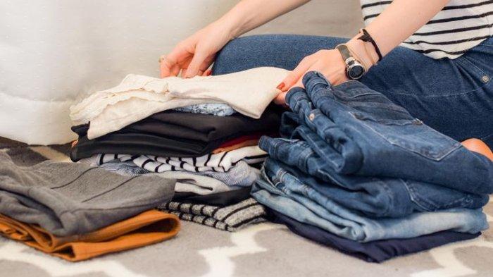 Lipat baju untuk menghindari terjadinya melar pada kerah kaos