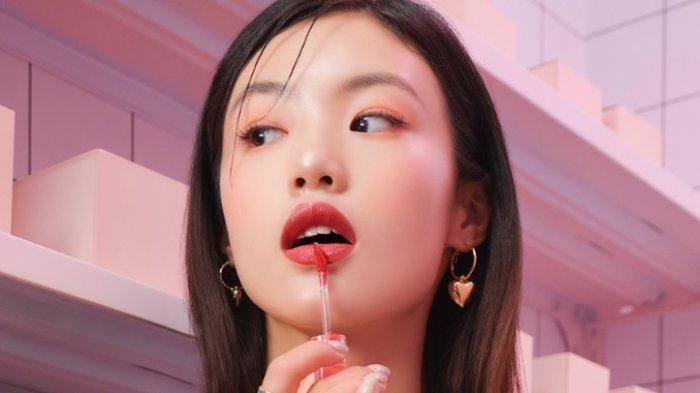 Lipstik yang mengandung pelembap