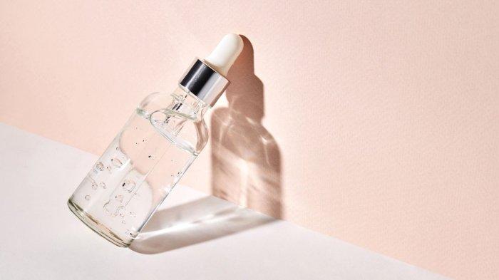 Ilustrasi produk serum retinol yang kaya akan antioksidan.