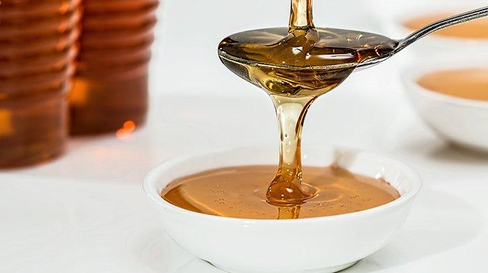 Madu punya manfaat untuk bantu meredakan gejala alergi.