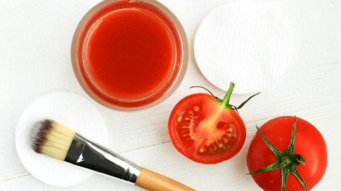 Masker dari buah tomat.