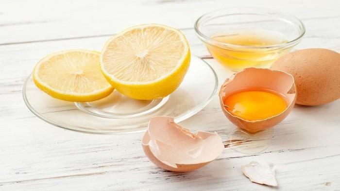 Masker dari putih telur dan buah lemon.