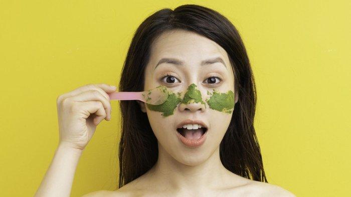 Ilustrasi skincare dengan kandungan Green Tea.