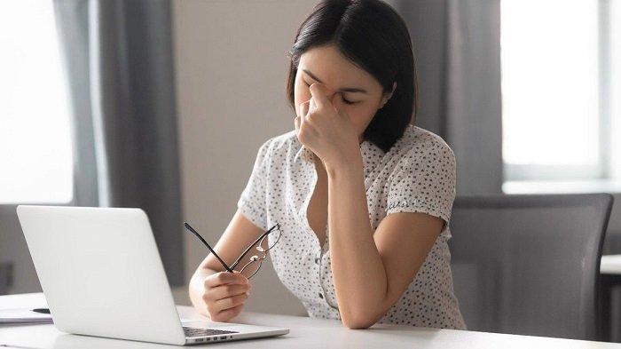 Membakar daun salam di dalam rumah nyatanya bisa membantu mengatasi rasa lelah.