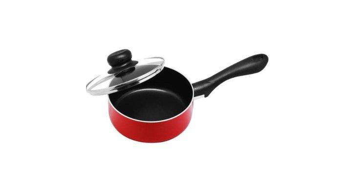 Maxim Valentino Panci Teflon 18cm Saucepan dibekali tutup kaca tebal dan berkualitas.