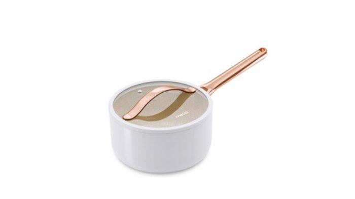 Mecоо Most Aesthetic Premium Non-Stick  hadir dengan material yang aman digunakan.