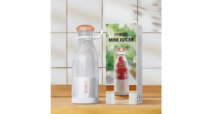 Mecoo Most Aesthetic Rechargeable Mini Portable Juicer 300ML hadirkan desain mungil dan ergonomis.