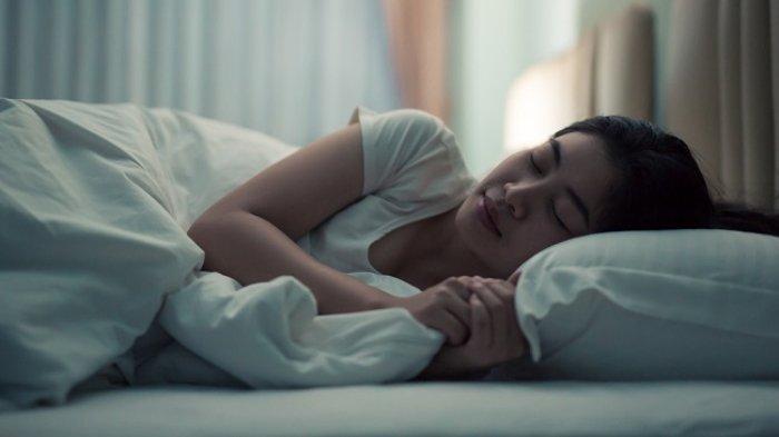 Menciptakan lingkungan tidur yang nyaman dapat mengatasi insomnia.