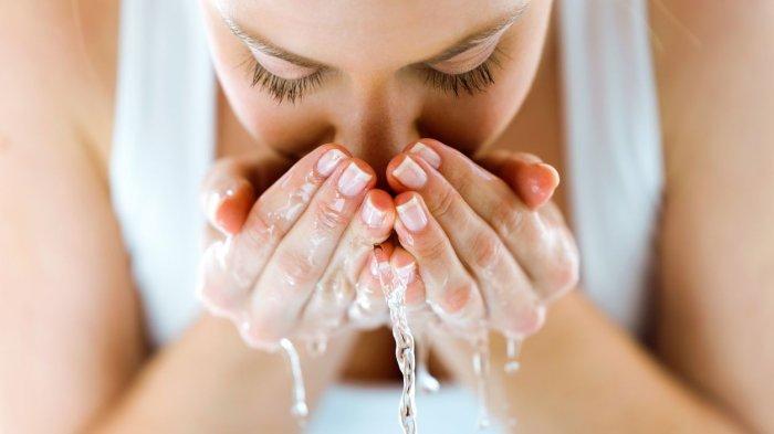 Mencuci muka dengan air panas ternyata tidak baik.