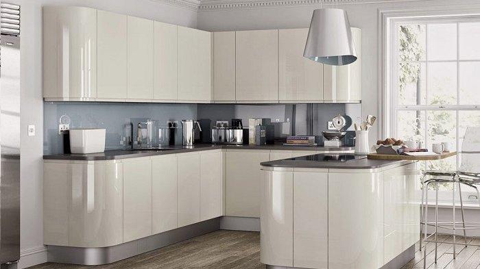 Kitchen set perlu dirawat agar tahan lama dan tidak cepat rusak, baik itu besinya yang karatan, atau pintu kabinet dan engselnya.