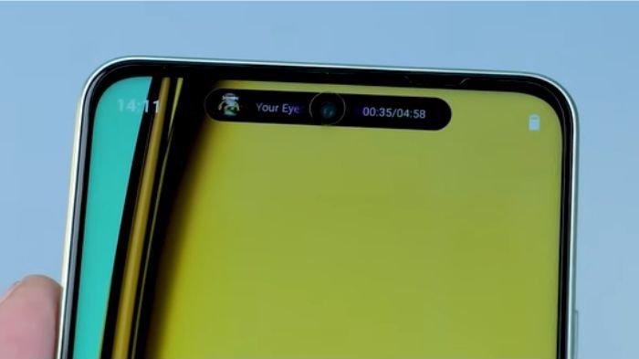 realme C67 hadir dengan layar IPS LCD Full HD Plus 90 Hz, serta poni punch hole yang dilengkapi fitur Mini Capsule 2.0