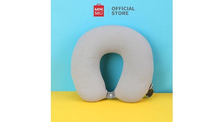 MINISO Bantal Solid Color Leher U-shaped dengan material 100 persen polyester