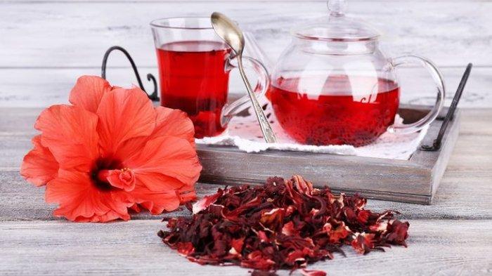 Teh hibiscus bisa menjadi minuman herbal ala rumahan untuk meredakan batuk