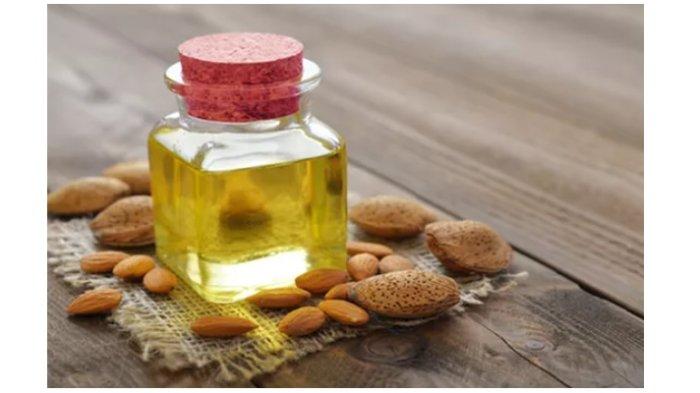 Ilustrasi minyak almond yang bisa melembutkan dan melindungi kulit dari kerusakan akibat penggunaan yang berulang.