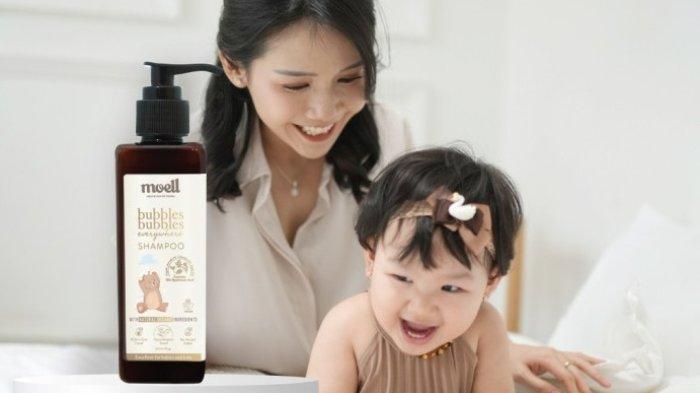 Shampoo bayi bisa kamu gunakan untuk membersihkan spons cushion.