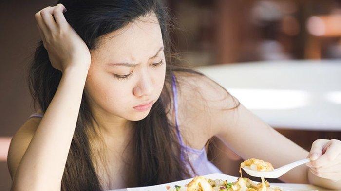 Nafsu makan tiba-tiba menurun bisa jadi pertanda maag kambuh.