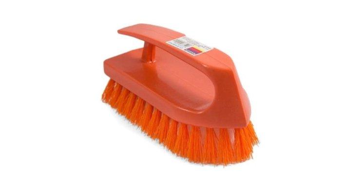 Nagata Clothes Brush Handle dengan handle yang nyaman digunakan.