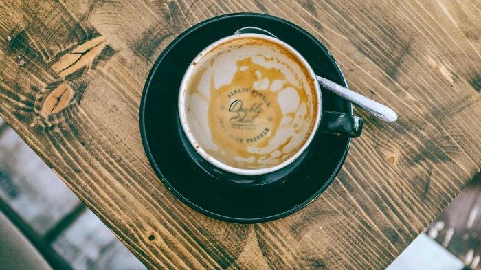 Noda kopi dan teh di cangkir bisa dibersihkan menggunakan pasta gigi