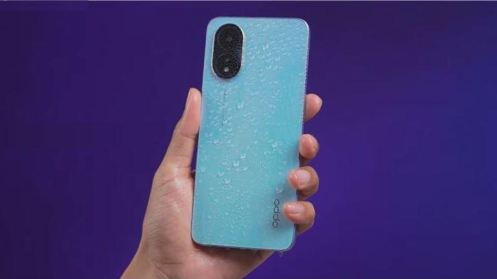Bodi HP OPPO A18 yang terbilang stylish didukung pula sertifikasi ketahanan debu dan air IP54