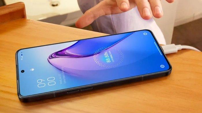 Ilustrasi mengacas baterai HP, sebaiknya tidak sampai benar-benar penuh agar tidak berlebihan