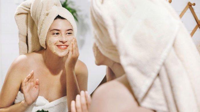 Salicylic Acid mampu menembus pori-pori sehingga dapat mengangkat sel kulit mati dengan lebih optimal