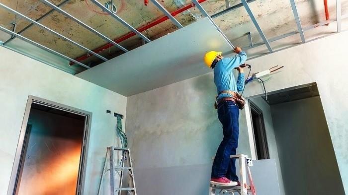 Plafon sangat direkomendasikan untuk dipasang untuk siapapun karena bisa menjadikan rumah terlihat lebih rapi.